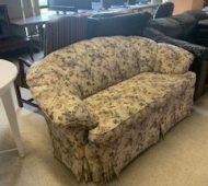 Will floral loveseat Will floral loveseat