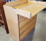 HP changing table HP changing table